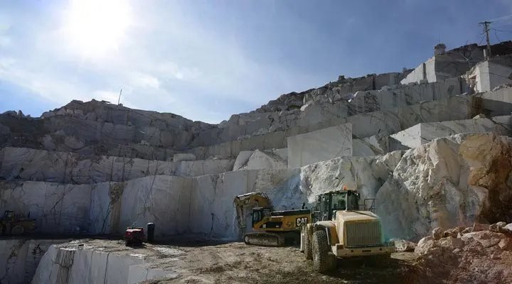 White Onyx stone mine